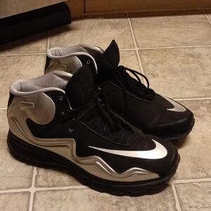 Men's Black and Silver Nike Air Max Flyposite Basketball Sneakers Size 11